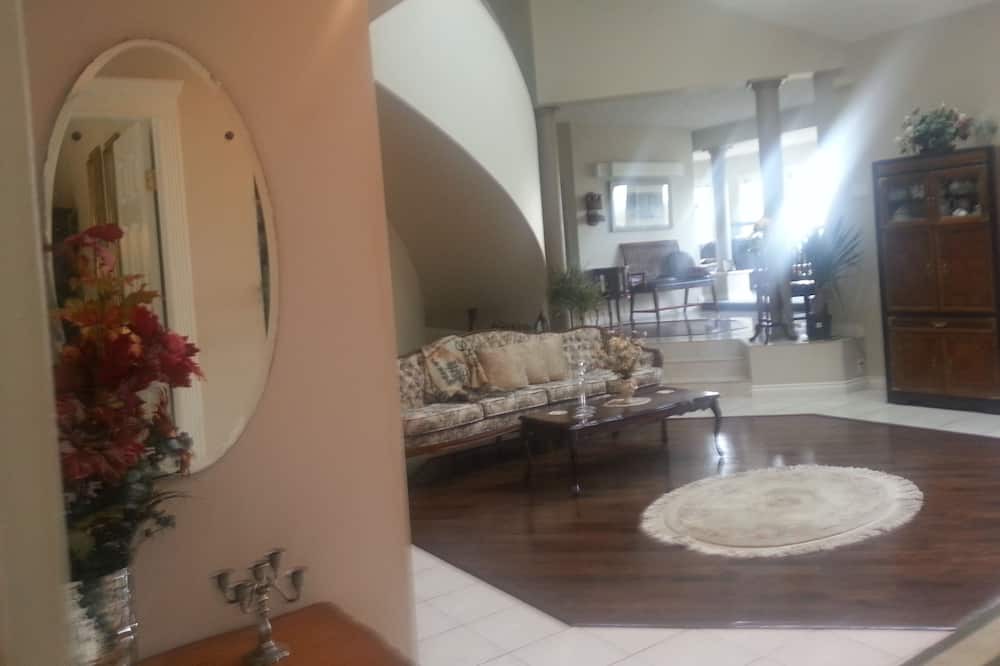 Photo of Livingroom in Sidney