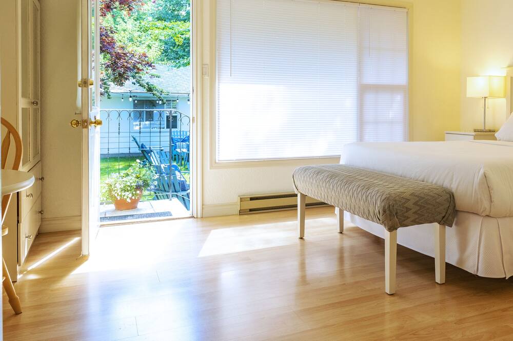 Photo of Bedroom in Okanagan-Similkameen
