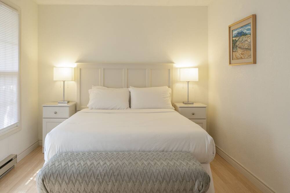 Photo of Bedroom in Okanagan-Similkameen