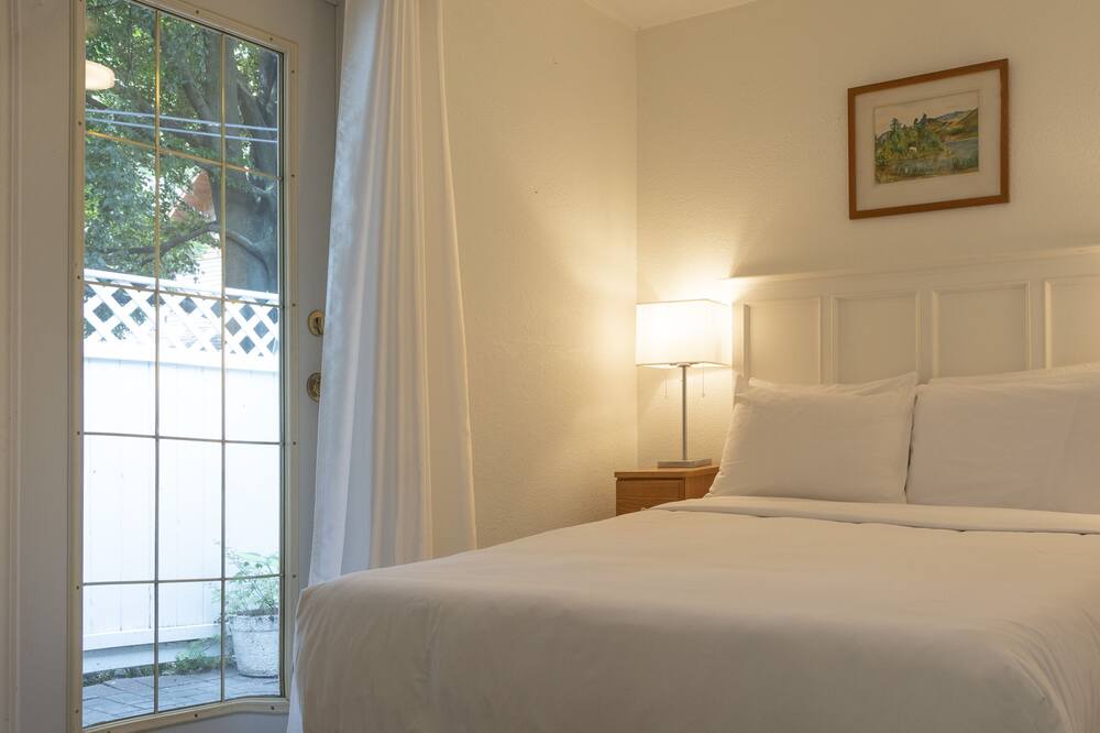 Photo of Bedroom in Okanagan-Similkameen