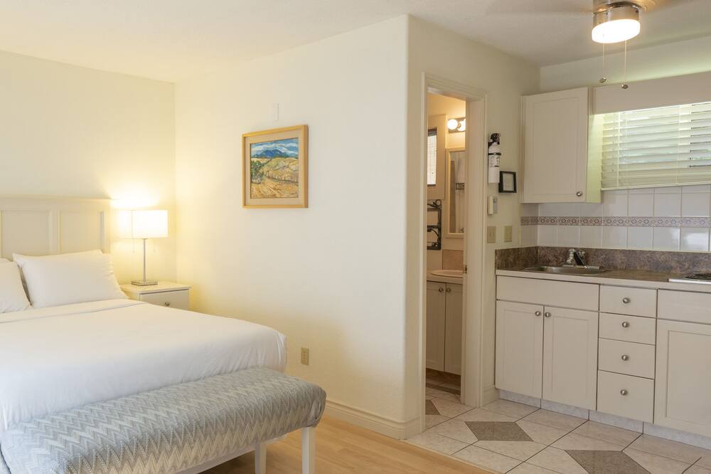 Photo of Bedroom in Okanagan-Similkameen