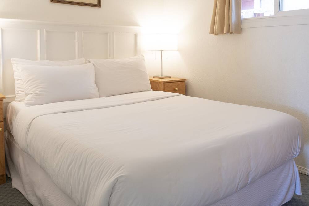 Photo of Bedroom in Okanagan-Similkameen