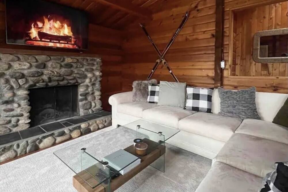 Photo of Livingroom in Central Okanagan