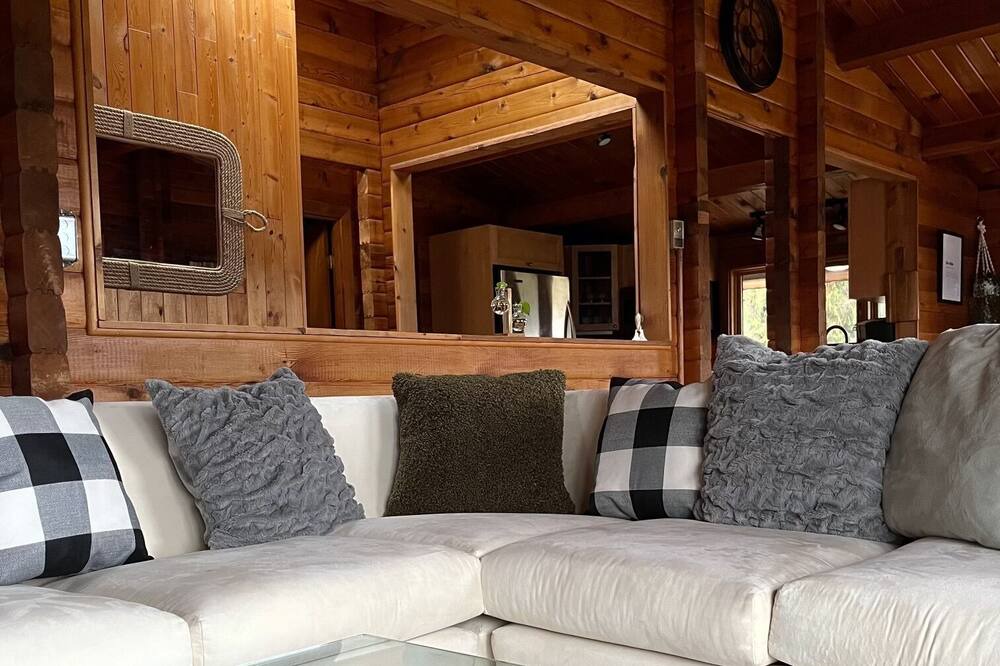 Photo of Livingroom in Central Okanagan