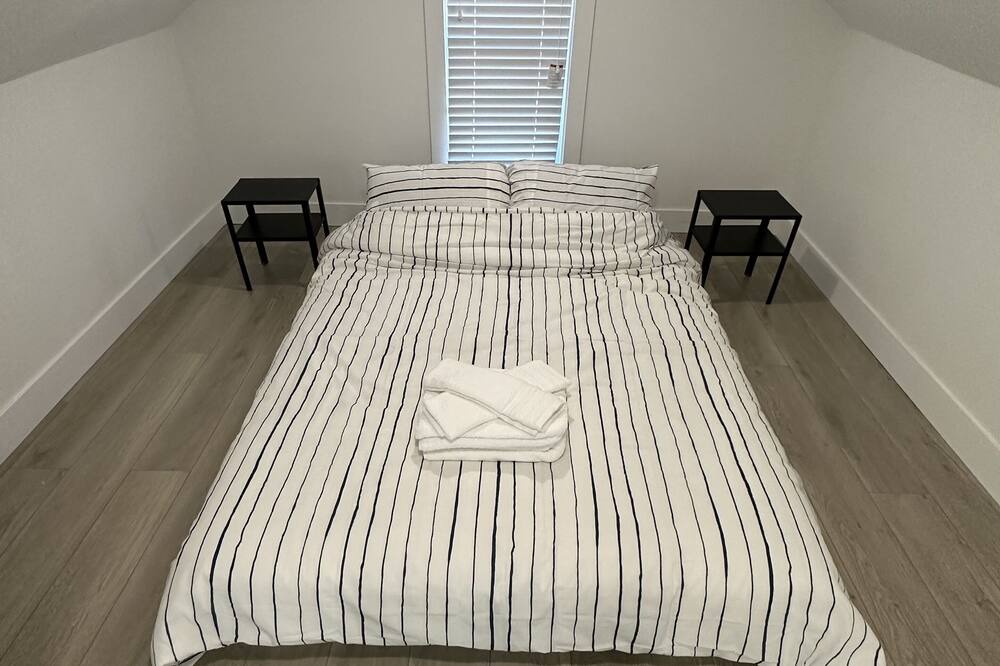 Photo of Bedroom in Sunset