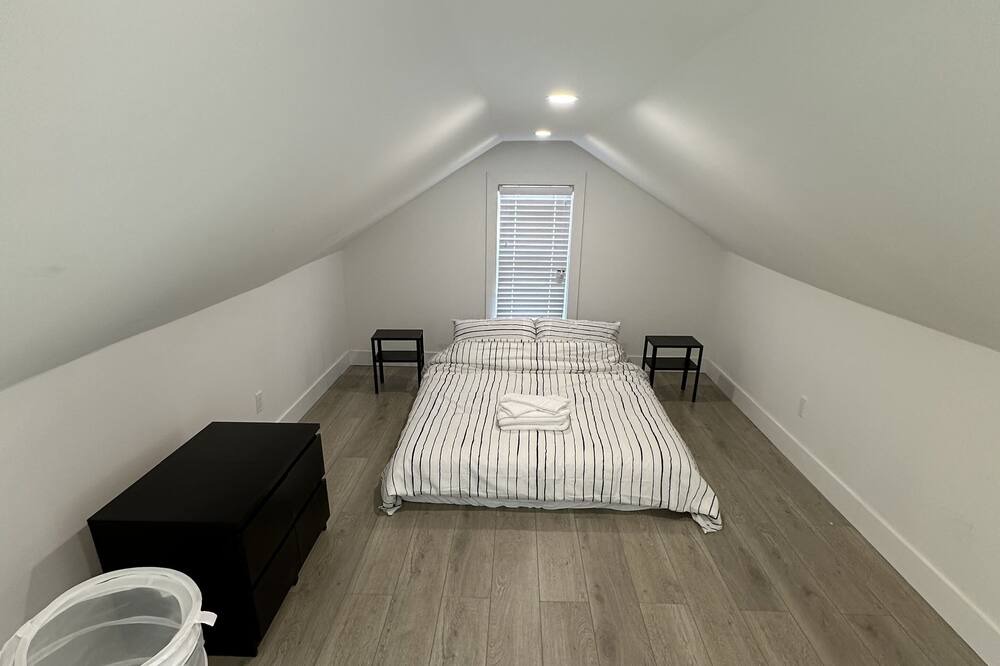 Photo of Bedroom in Sunset