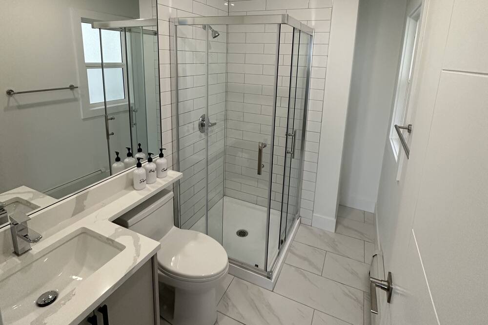 Photo of Bathroom in Sunset