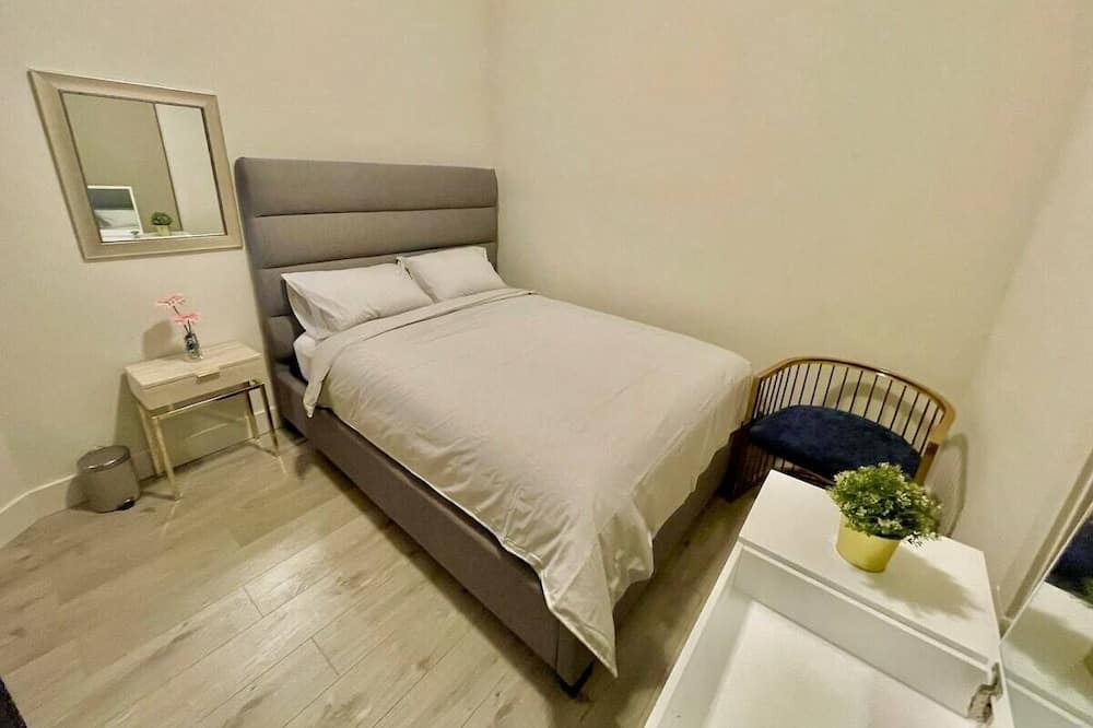 Photo of Bedroom in Promontory
