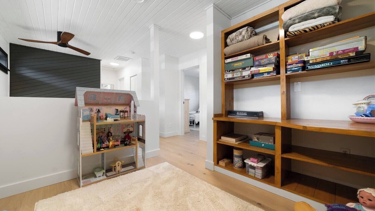 Photo of Bedroom in Chemainus