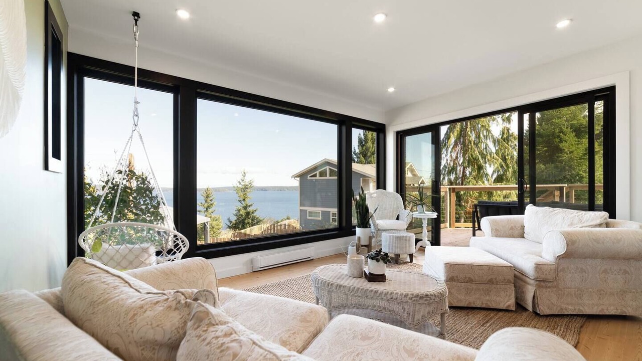 Photo of Livingroom in Chemainus