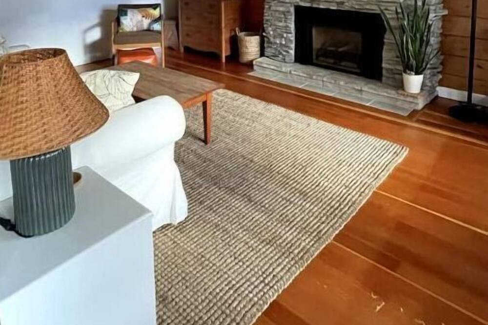 Photo of Livingroom in Gibsons