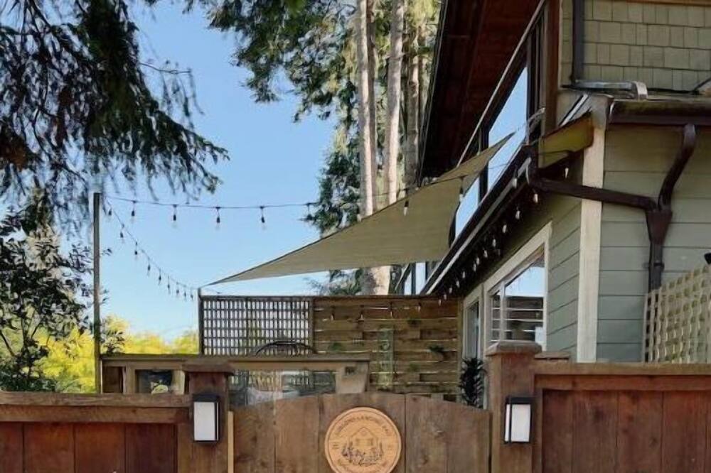 Photo of Outdoor in Gibsons
