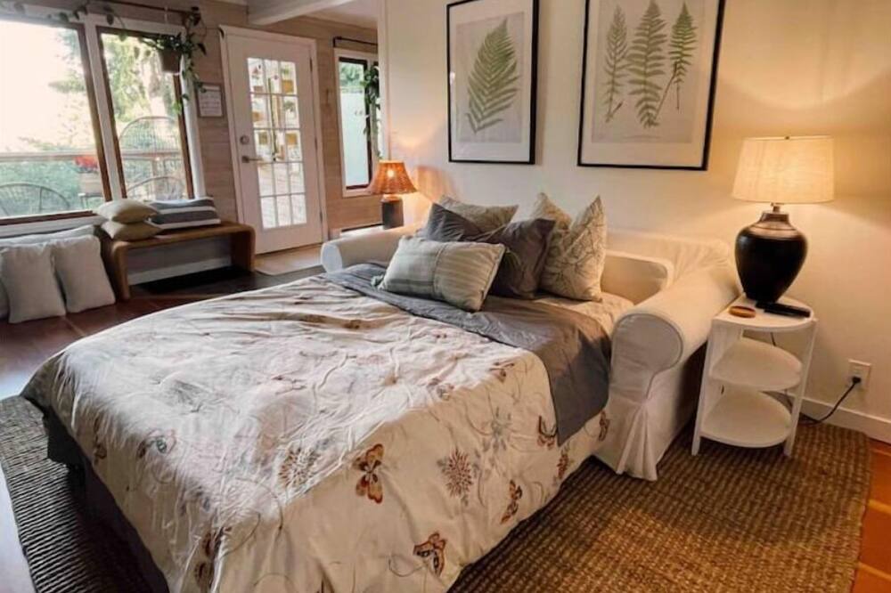Photo of Bedroom in Gibsons