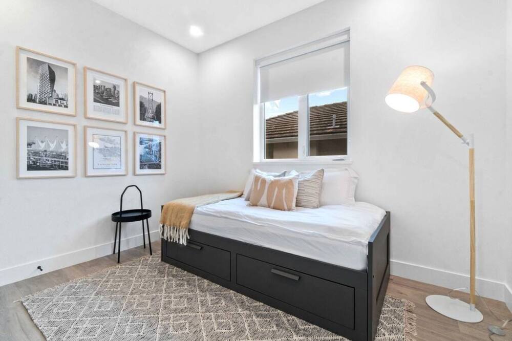 Photo of Bedroom in Sunset