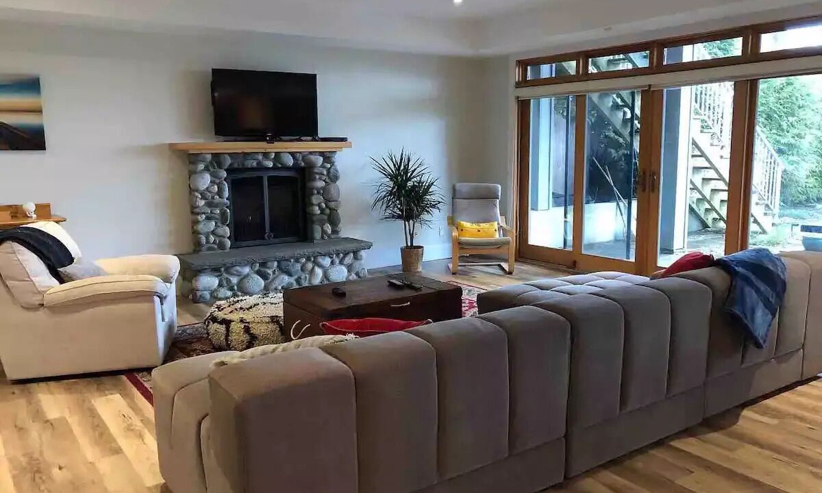 Photo of Livingroom in Halfmoon Bay