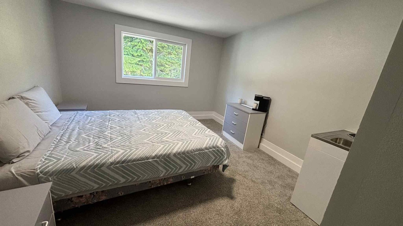 Photo of Bedroom in Sayward