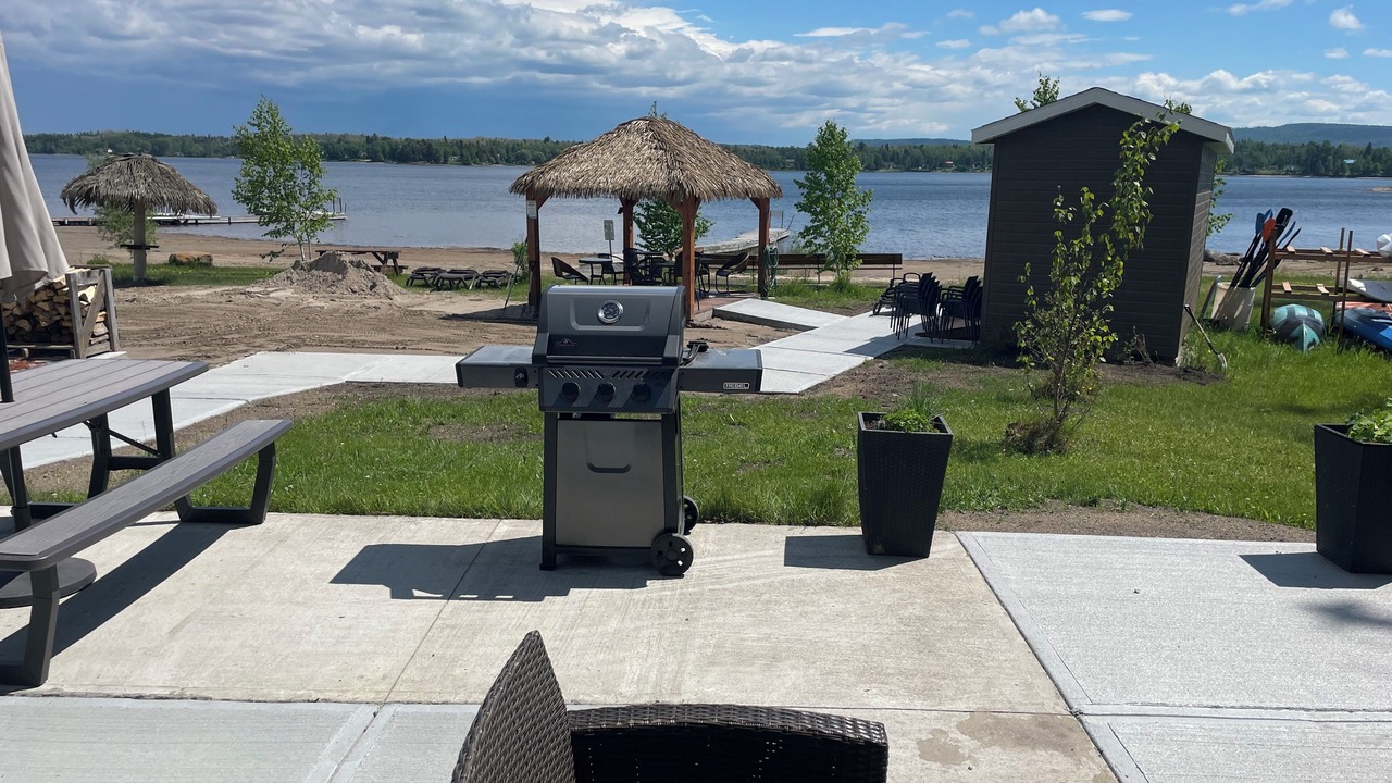 Photo of Outdoor in Larouche