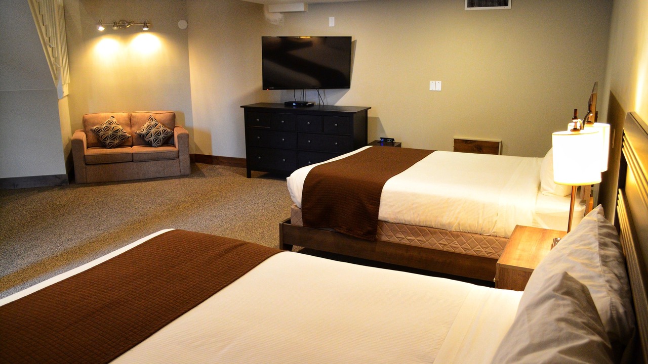 Photo of Bedroom in Radium Hot Springs