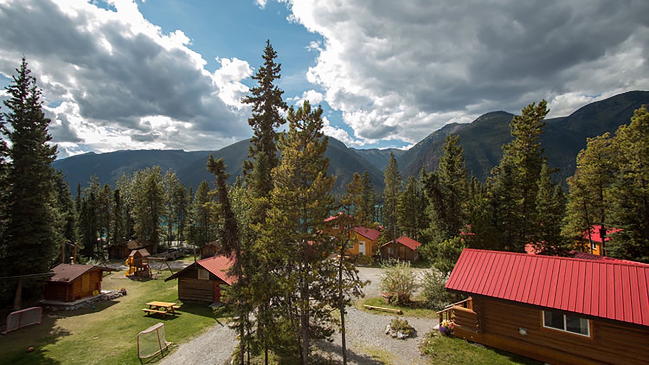 Photo of Outdoor in Muncho Lake