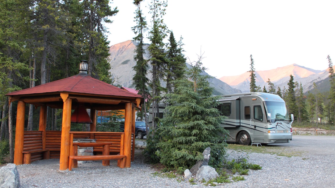 Photo of Outdoor in Muncho Lake