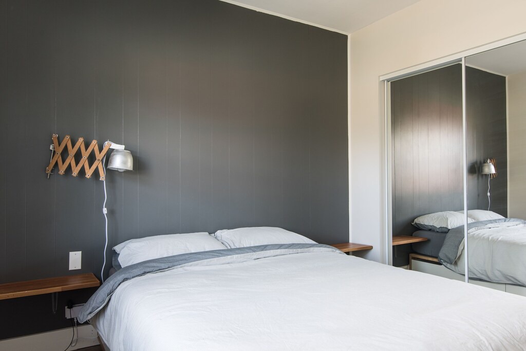 Photo of Bedroom in Renfrew-Collingwood