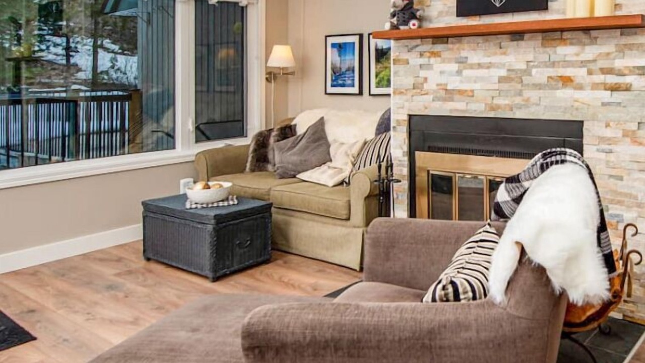 Photo of Livingroom in East Kootenay