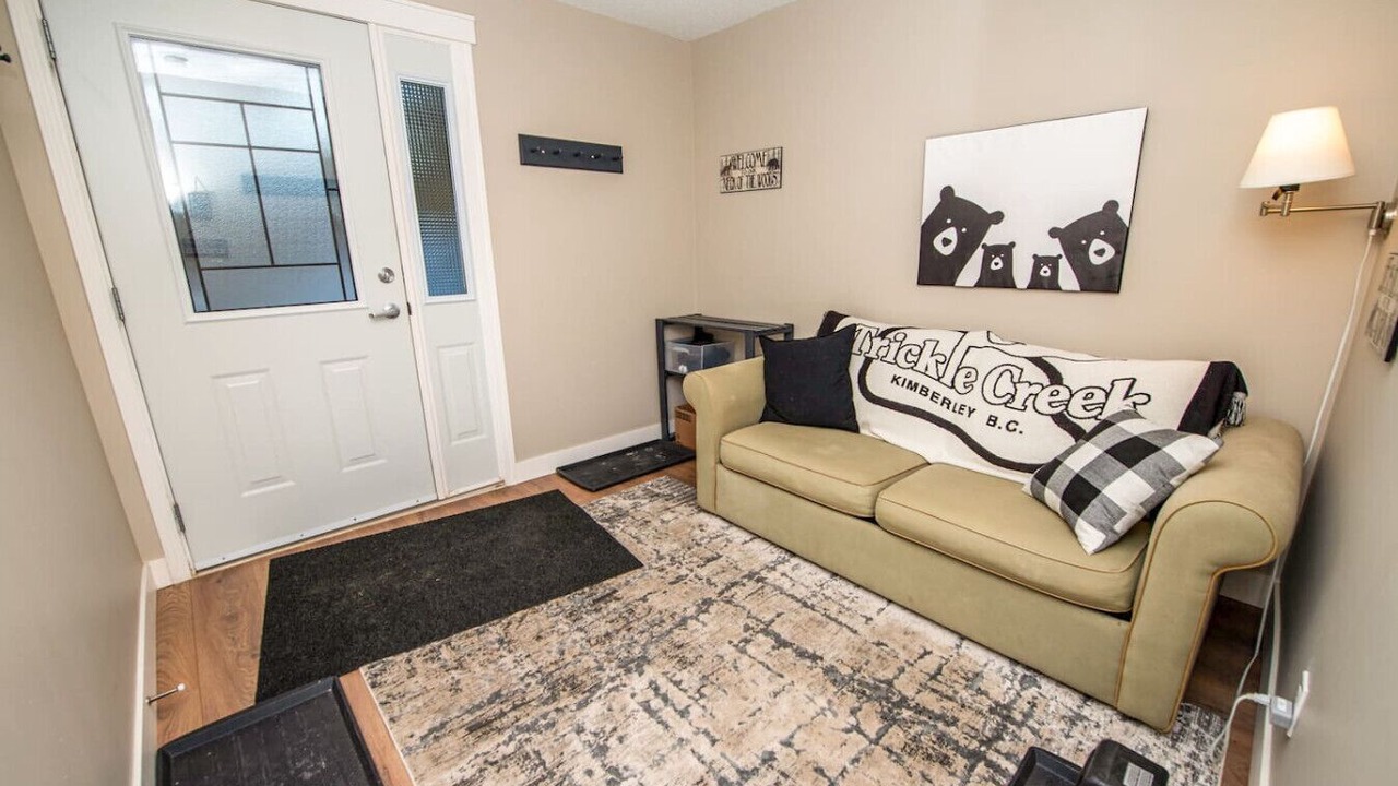 Photo of Livingroom in East Kootenay