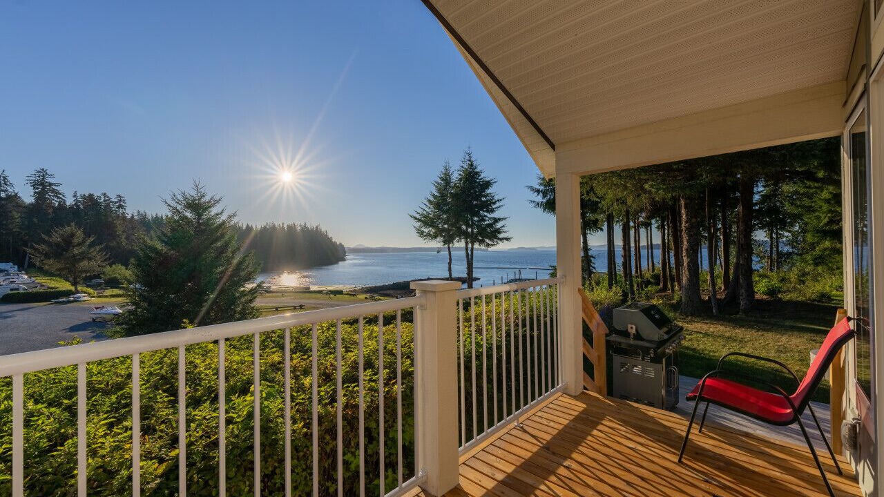Photo of Patio Balcony in Regional District of Mount Waddington