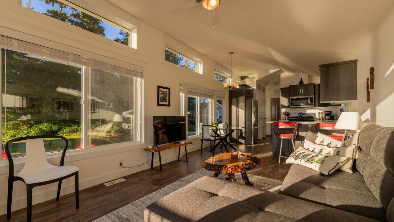 Photo of Livingroom in Regional District of Mount Waddington
