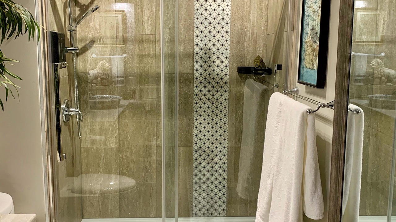 Photo of Bathroom in Courtenay