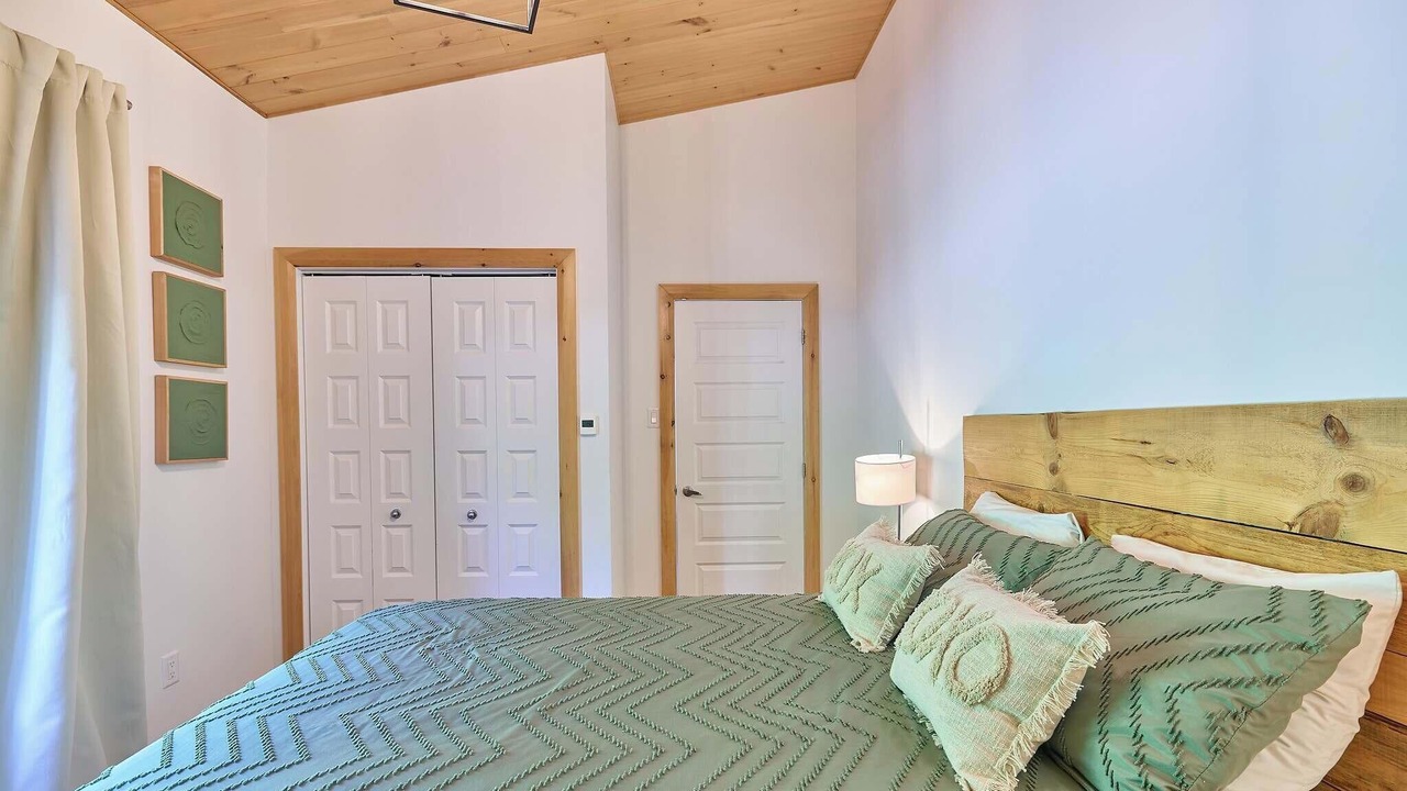 Photo of Bedroom in Saint-Philemon