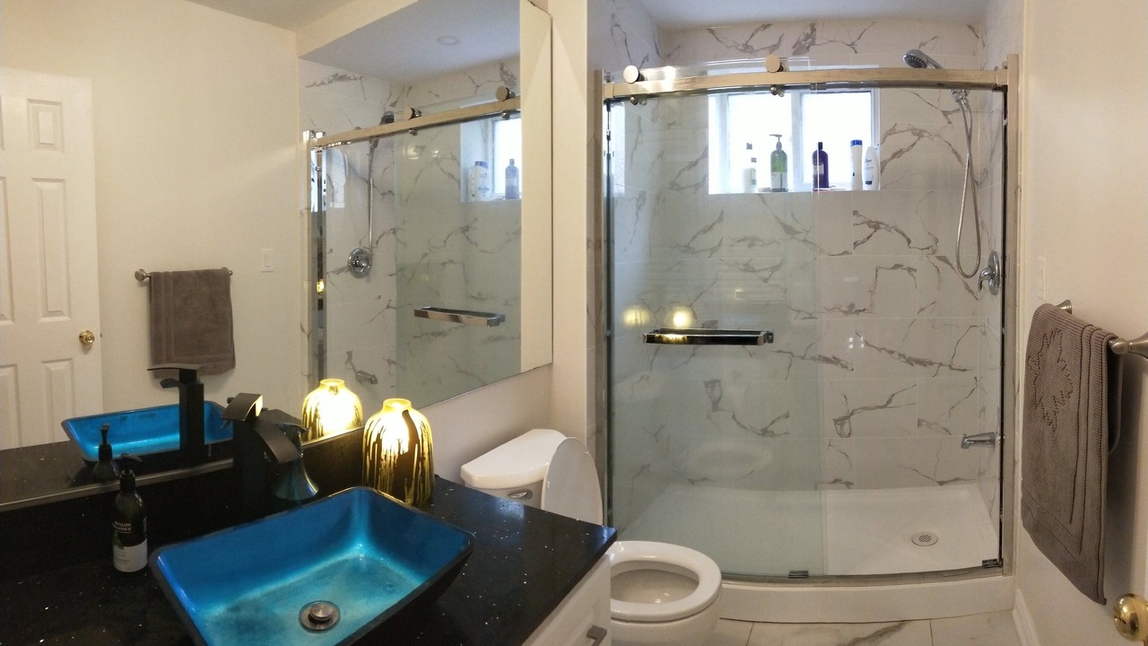 Photo of Bathroom in Clarkson-Lorne Park