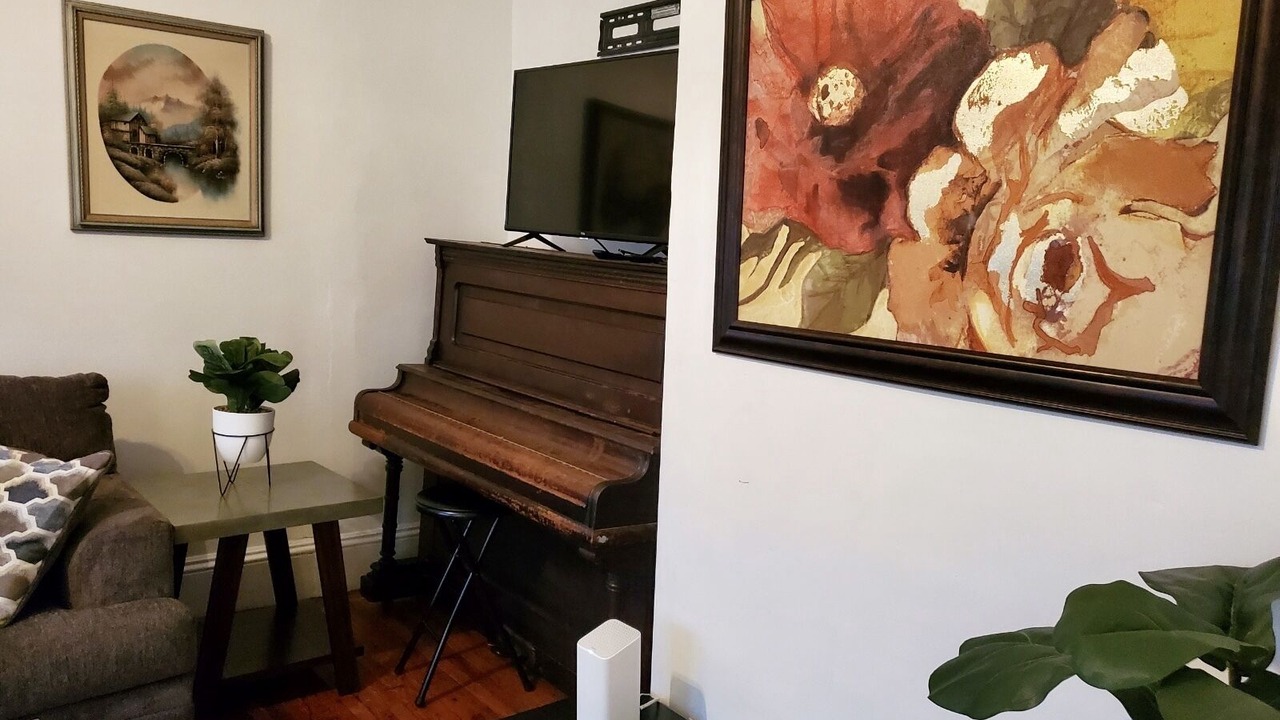 Photo of Livingroom in Roxbury