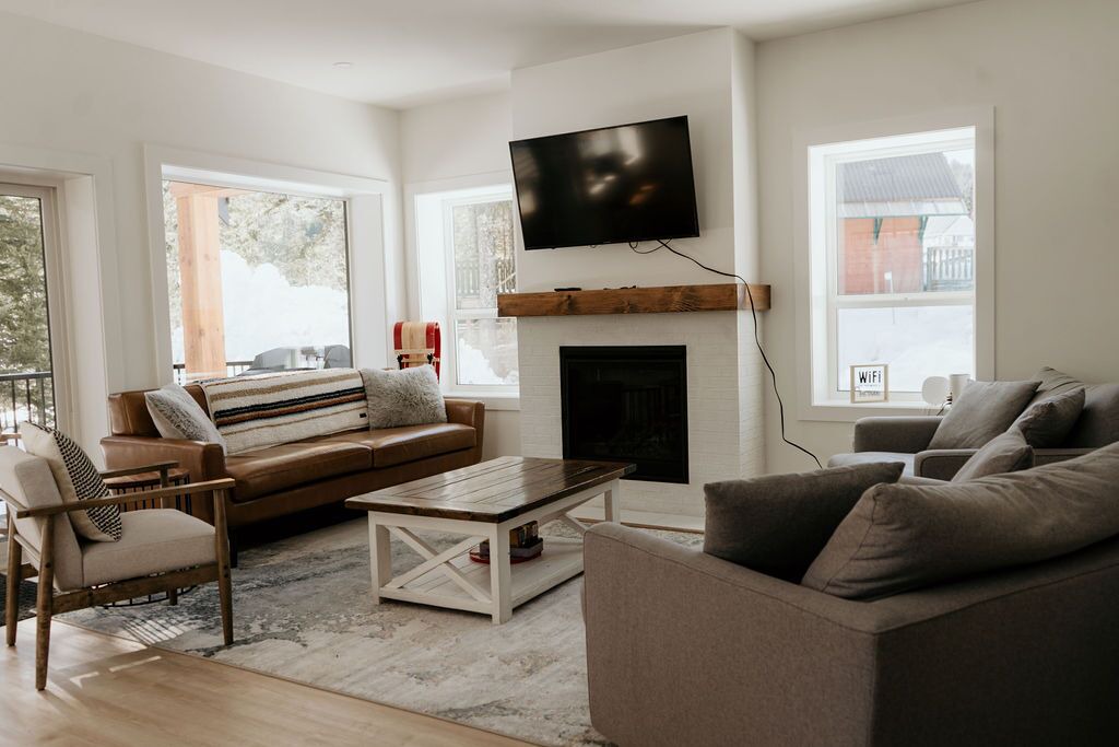 Photo of Livingroom in Hemlock Valley