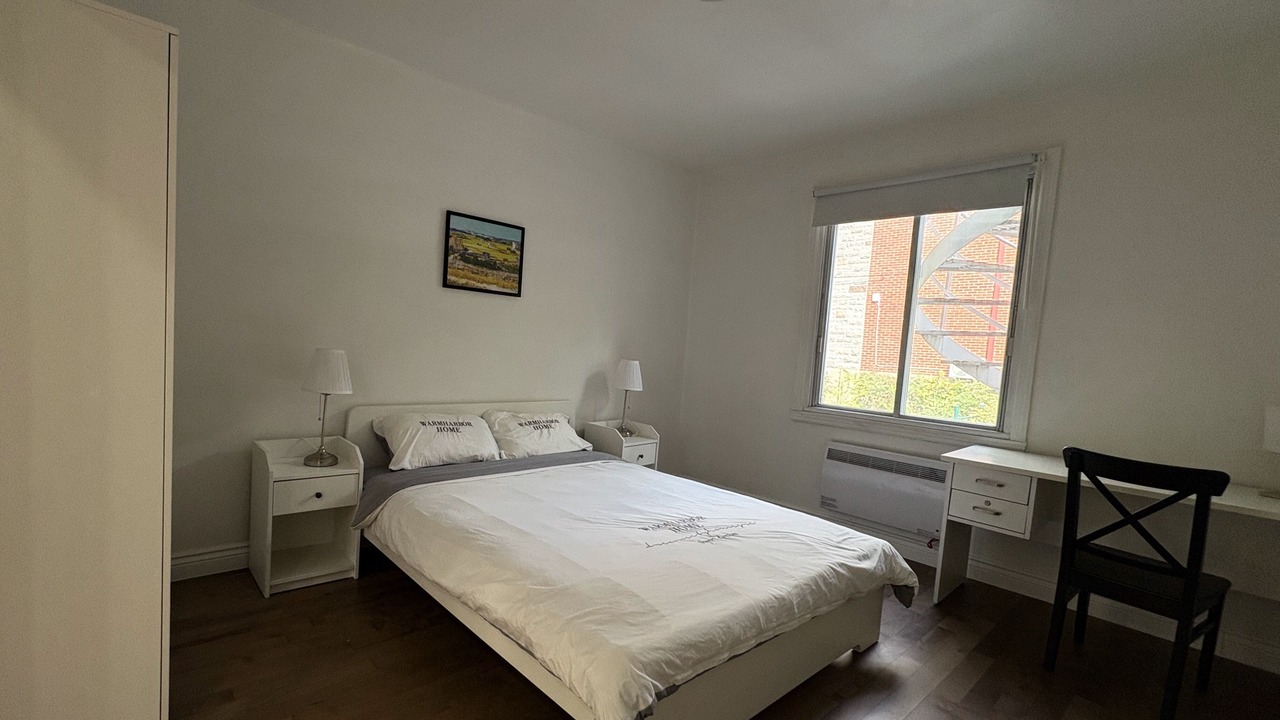 Photo of Bedroom in Cote-Des-Neiges—Notre-Dame-De-Grace
