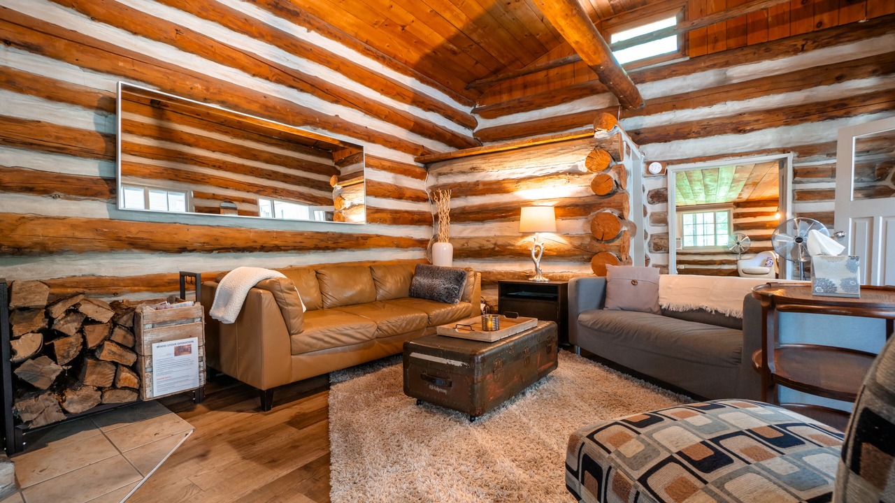 Photo of Livingroom in Bracebridge