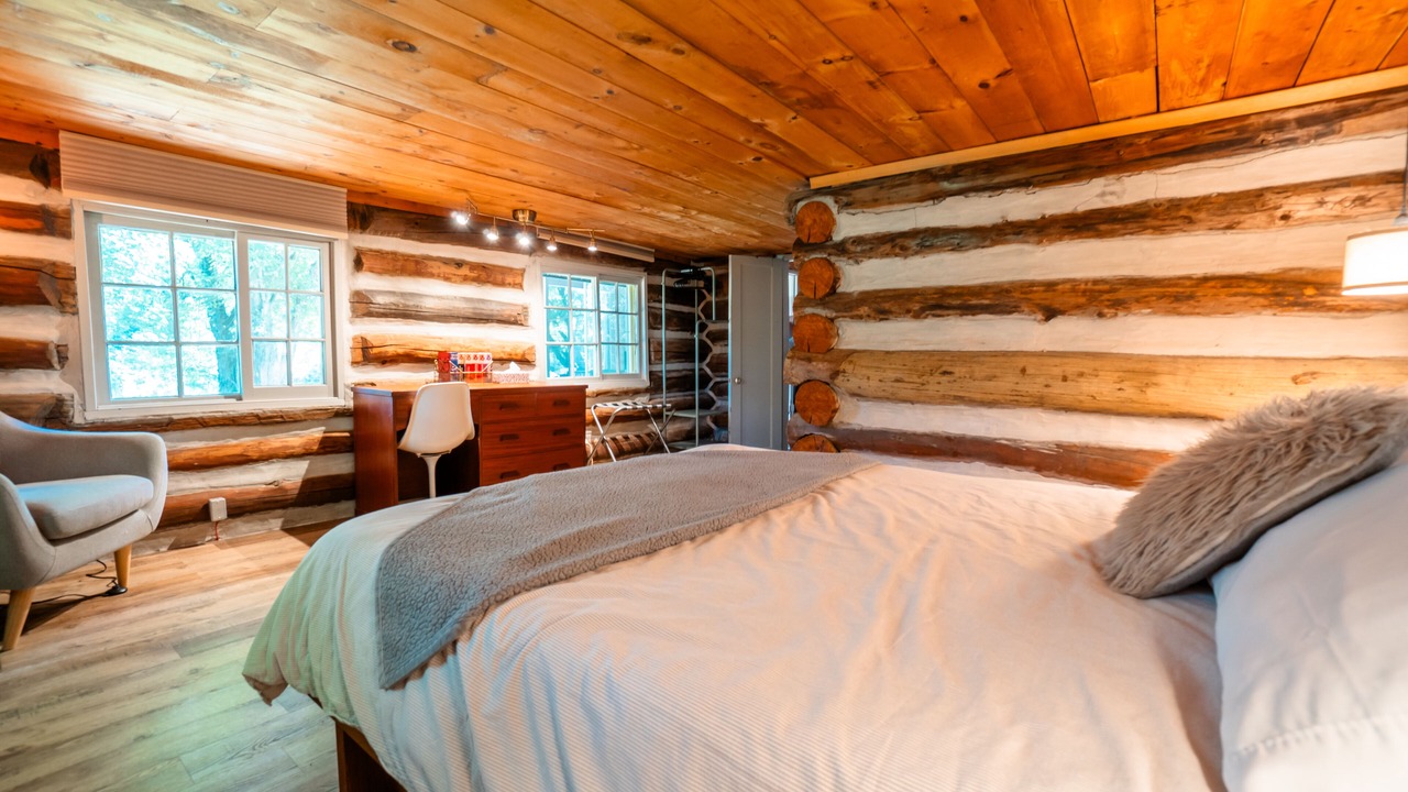Photo of Bedroom in Bracebridge