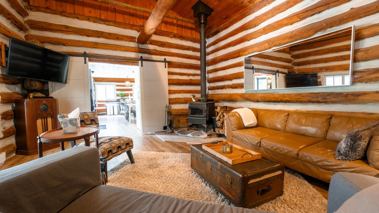 Photo of Livingroom in Bracebridge