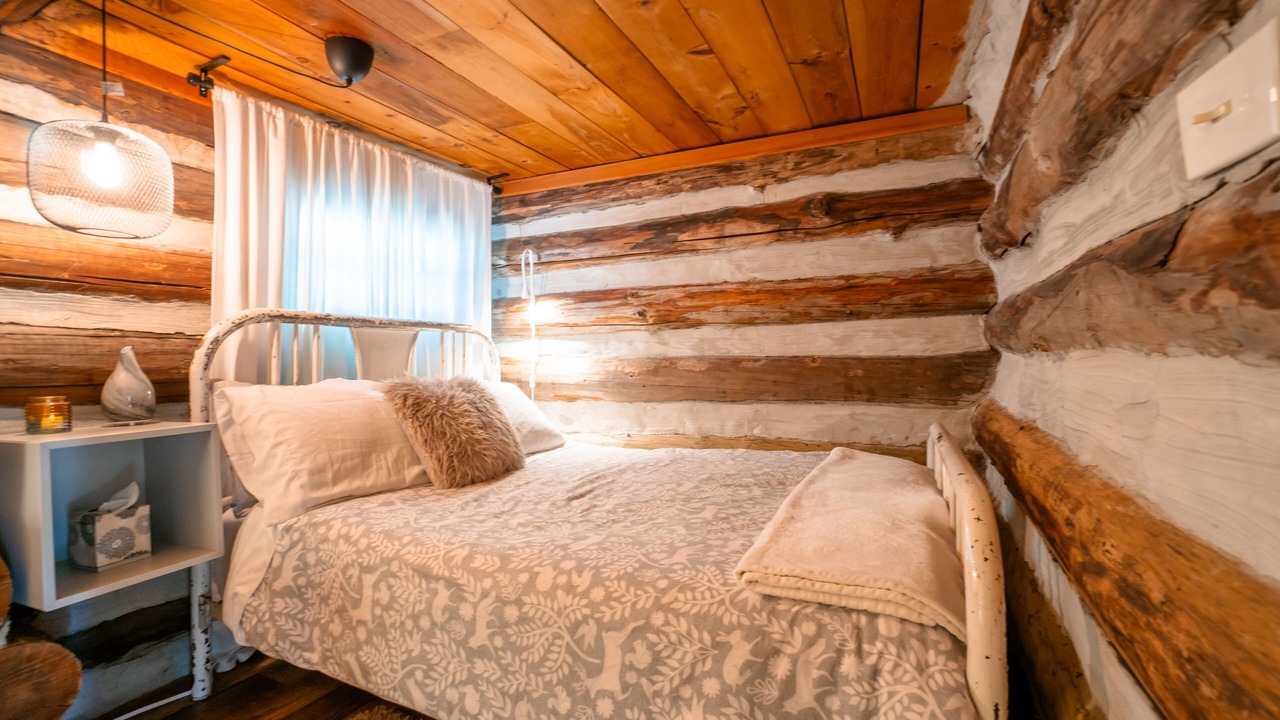 Photo of Bedroom in Bracebridge