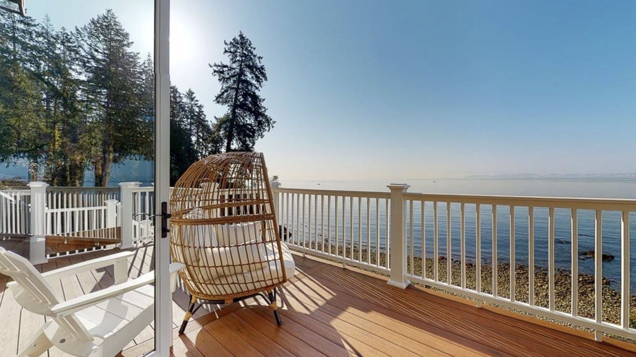 Photo of Patio Balcony in Roberts Creek