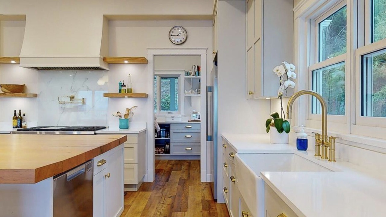 Photo of Kitchen in Roberts Creek