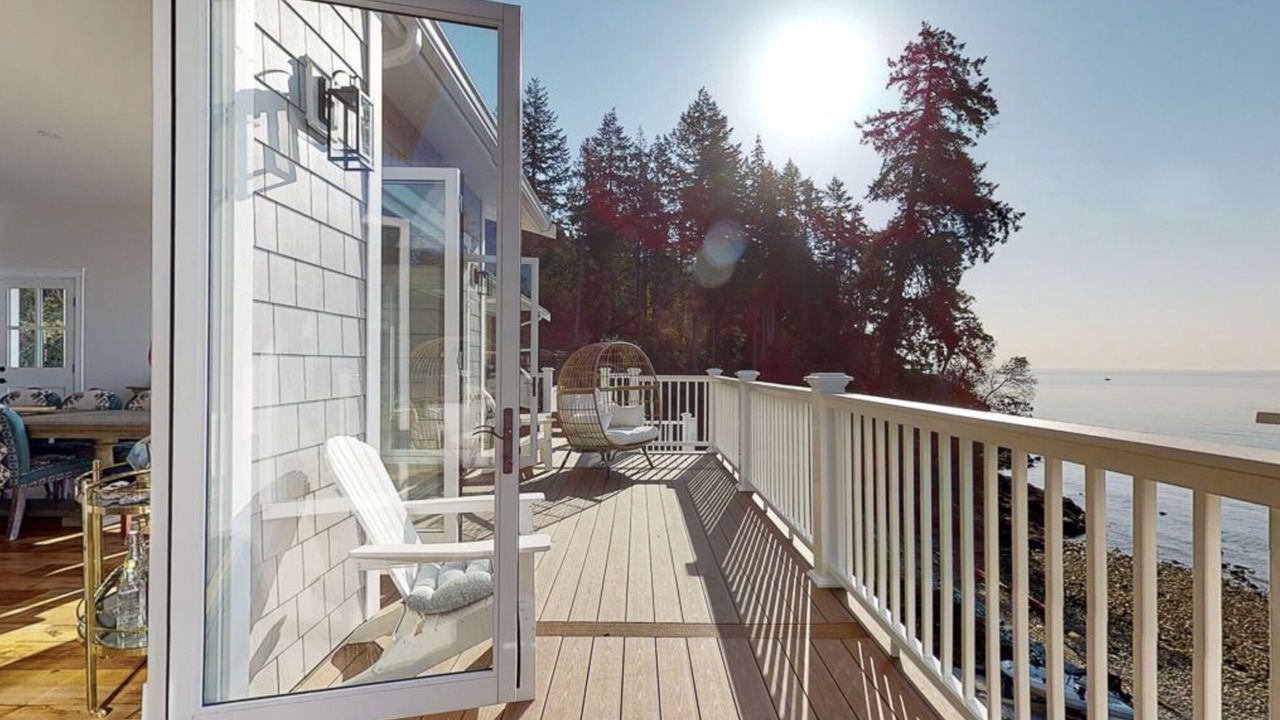 Photo of Patio Balcony in Roberts Creek