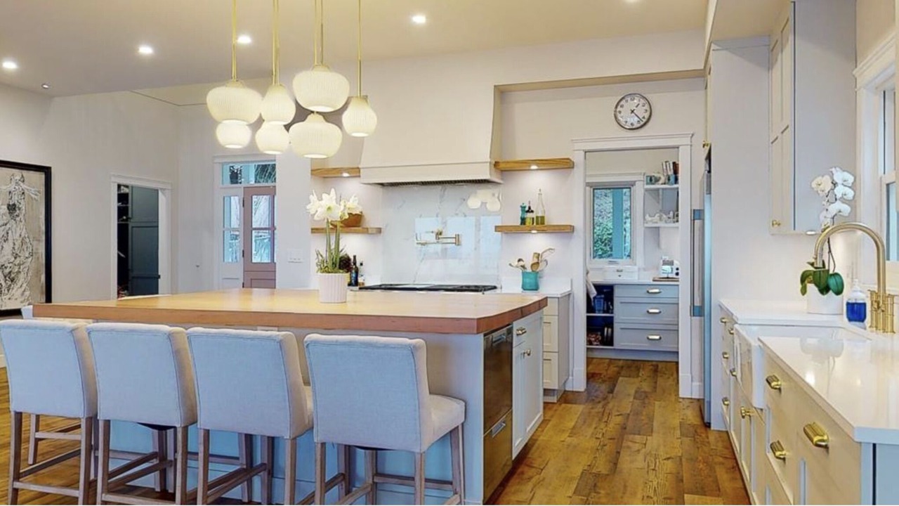 Photo of Kitchen in Roberts Creek