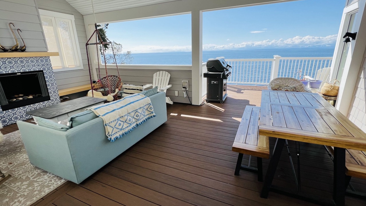Photo of Livingroom in Roberts Creek