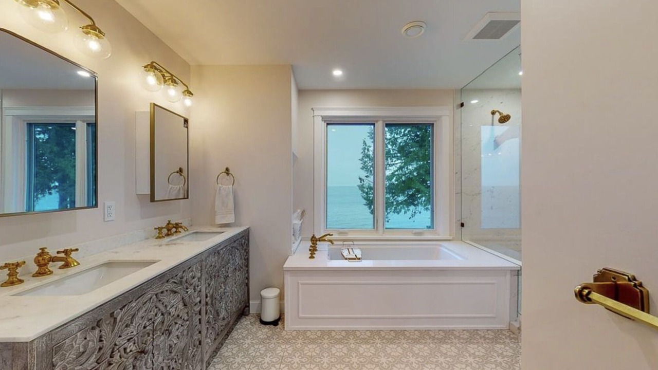 Photo of Bathroom in Roberts Creek