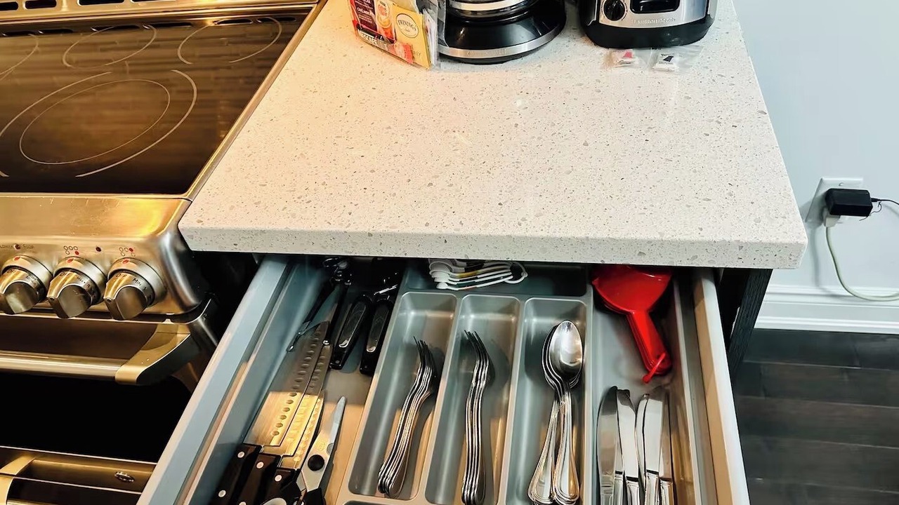 Photo of Kitchen in Bay Street Corridor