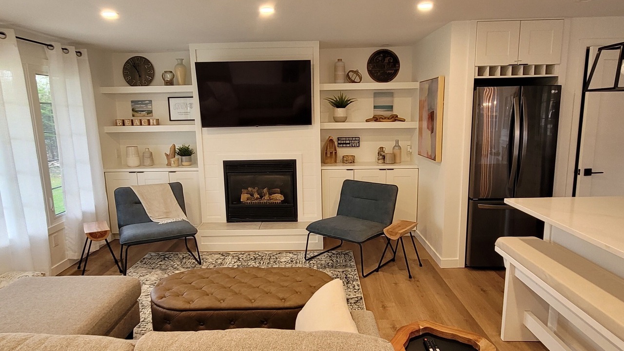 Photo of Livingroom in Wasaga Beach
