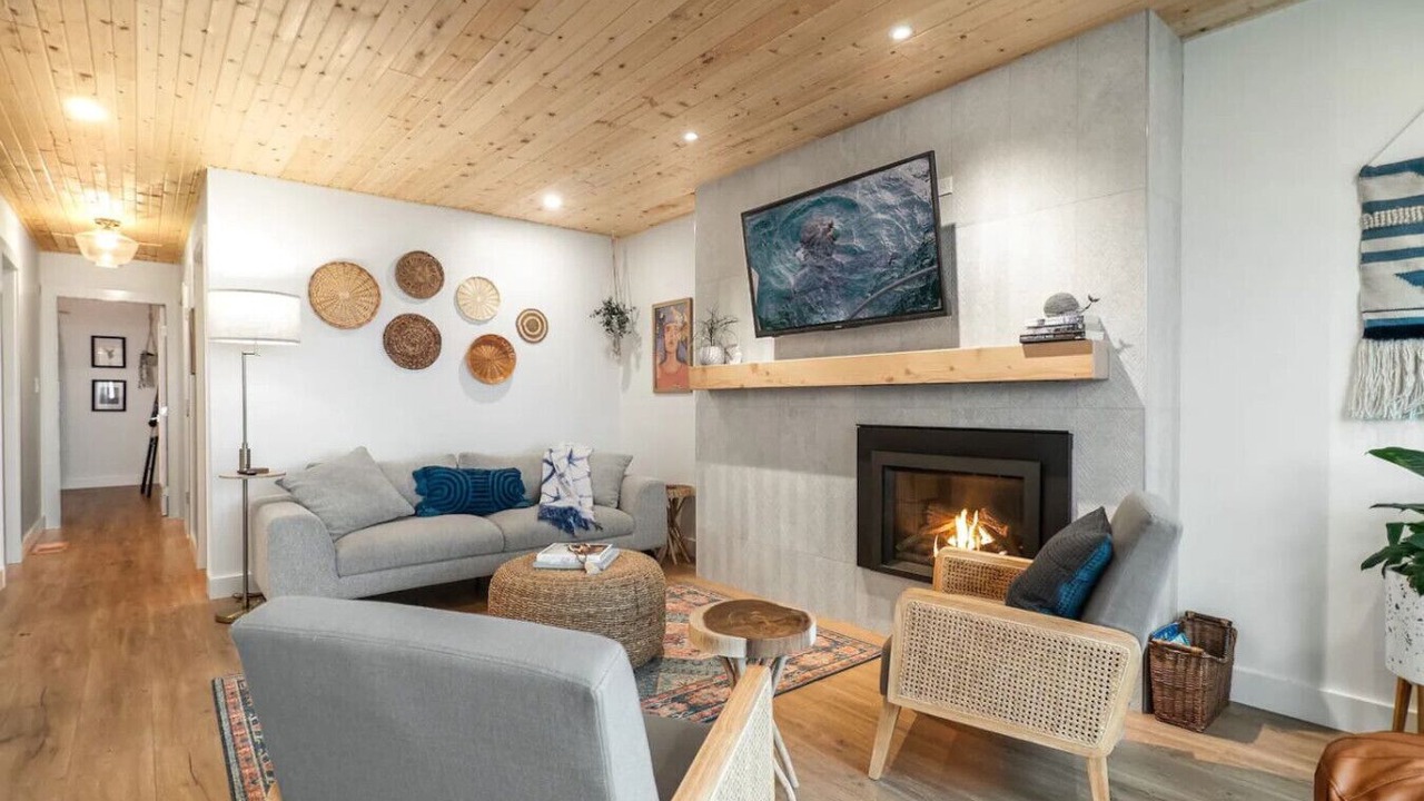 Photo of Livingroom in Campbell River