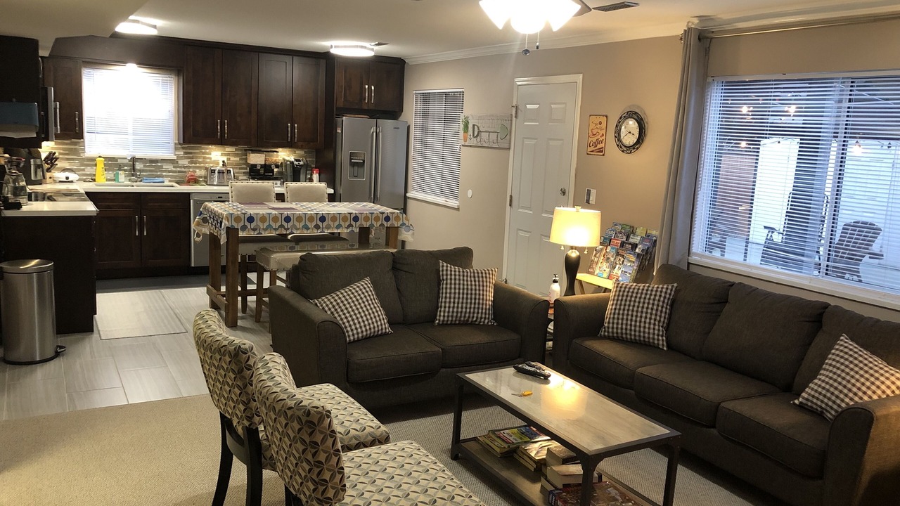 Photo of Livingroom in Maple Ridge