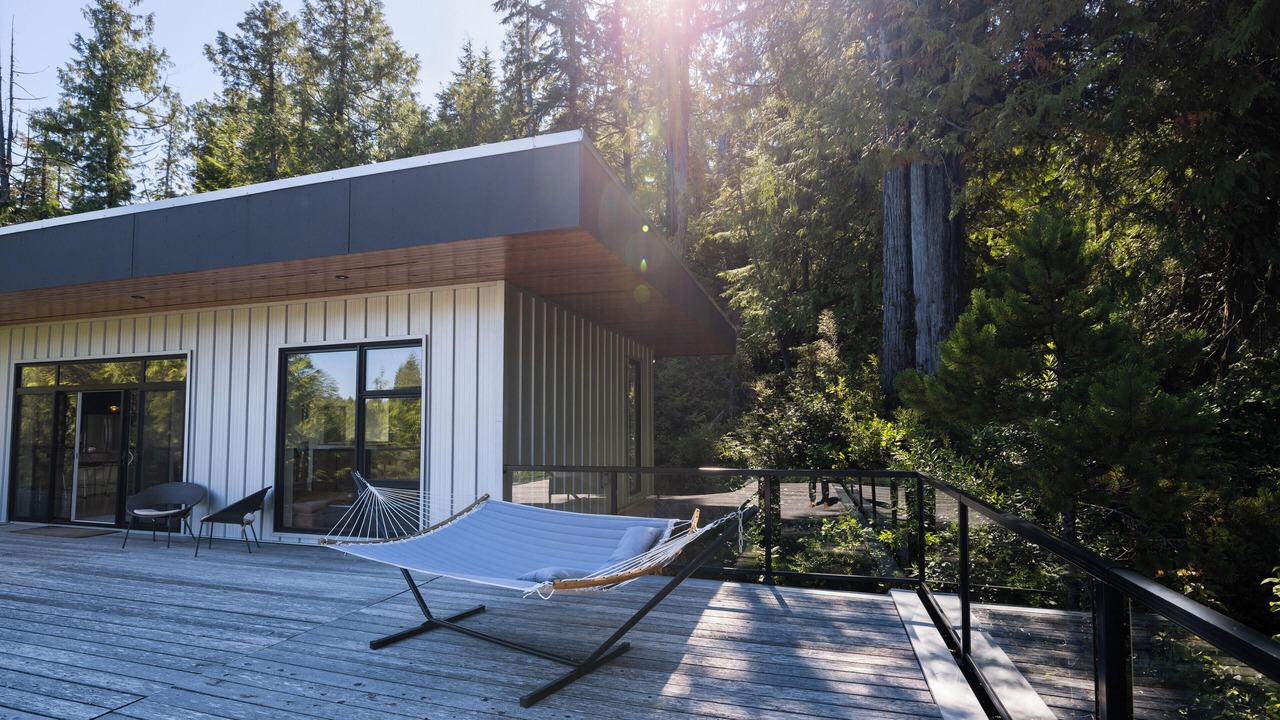 Photo of Patio Balcony in Tonquin Beach